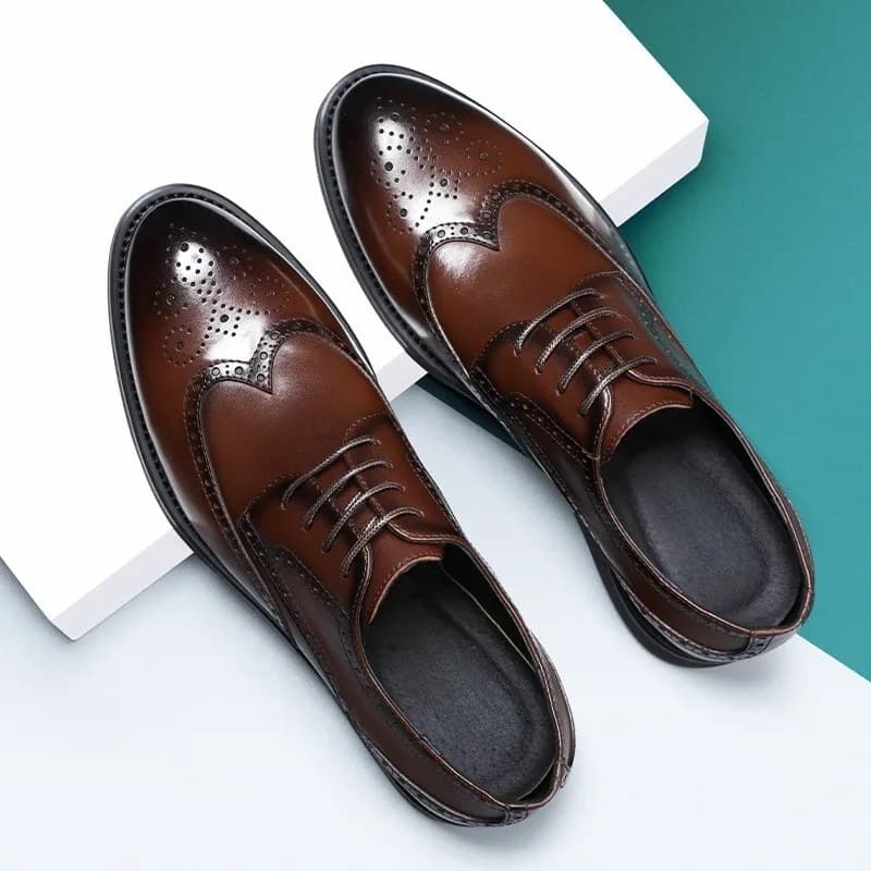 Laçage des chaussures brogue en cuir